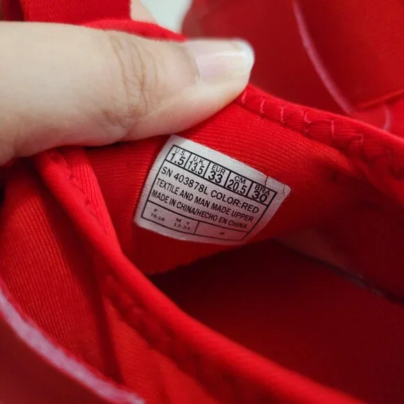 (Pre-loved) Skechers Slip-on Sneakers - Picture 3 of 11